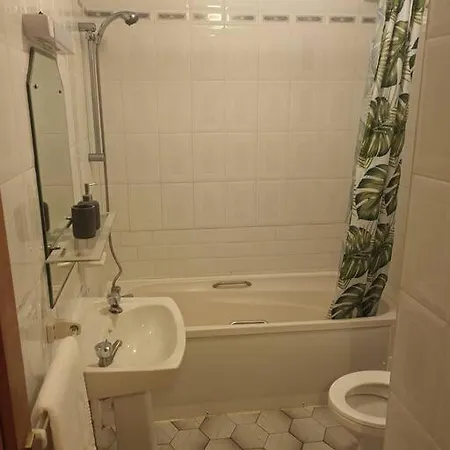 Lough Atalia View Apartment *